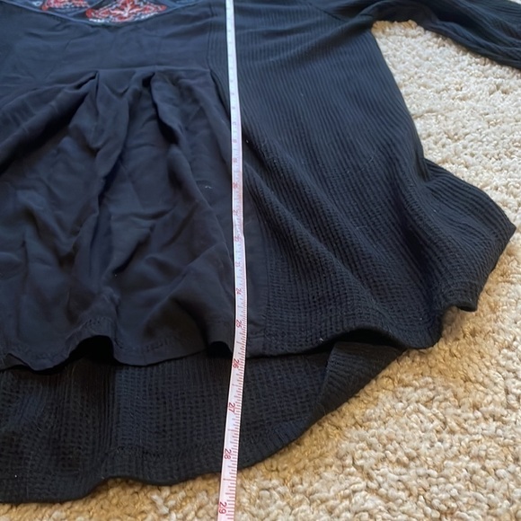 Alchemy Thread M Black Loose Thermal Long Sleeve Shirt Embroidered Women’s EUC - Picture 10 of 12